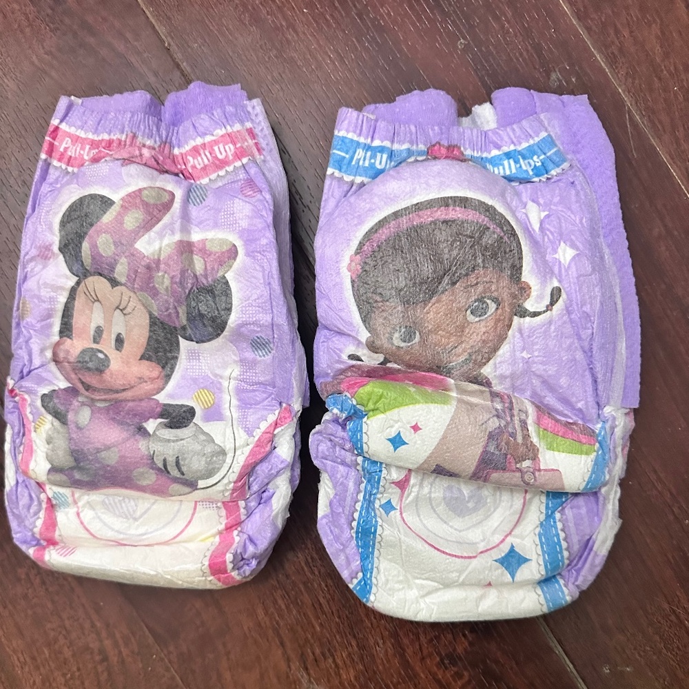 4-5 T Pampers Easy-ups/Pull-ups (48 count)